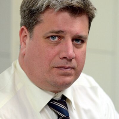 Damian Holmes