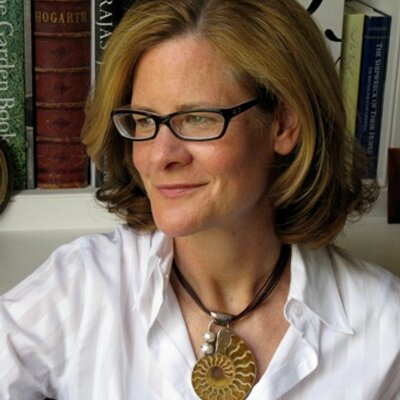 Julia Leonard