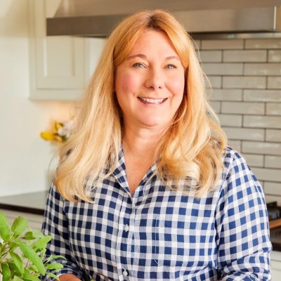 Lisa Steele