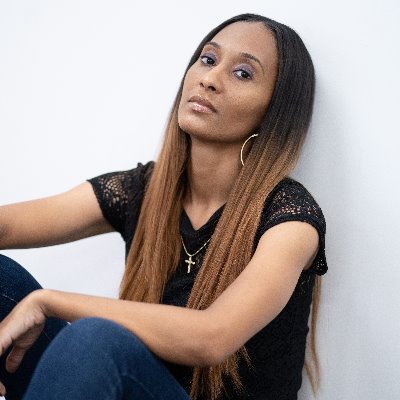 Shantelle Screen