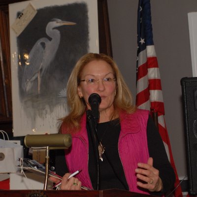 Suzanne Thompson