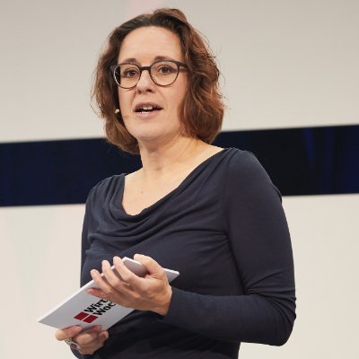 Varinia Bernau
